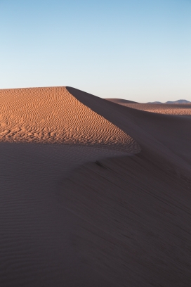 咖啡金波浪纹沙漠山丘