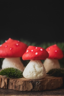 惊艳的红色面点蘑菇图