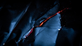 开裂的红色炭火图