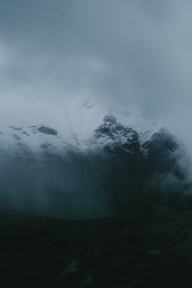 唯美朦胧的雪山风景