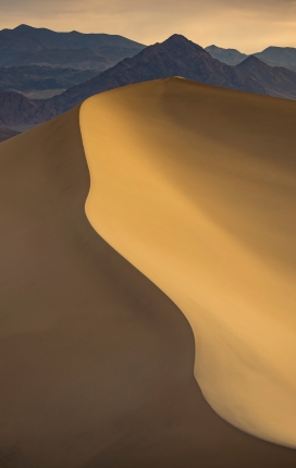 细腻丝滑的沙漠山