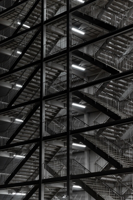 钢结构楼梯黑白图片