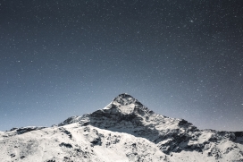雪山上的星星风景图
