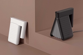 采用波纹管式扩展设计的扁平旅行水壶