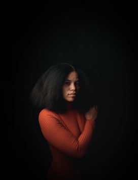 黑暗中的胖女人