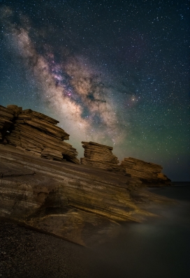 夏季石壁山的夜晚