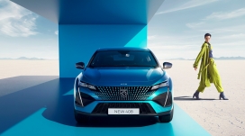 蓝色Peugeot 408标致汽车