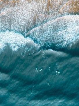 蓝色海潮图