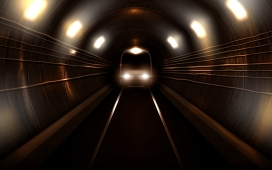 隧道中夜间行驶的地铁