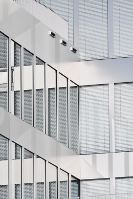 时尚现代的白色建筑图