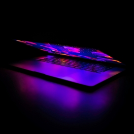 蓝紫色屏保笔记本电脑