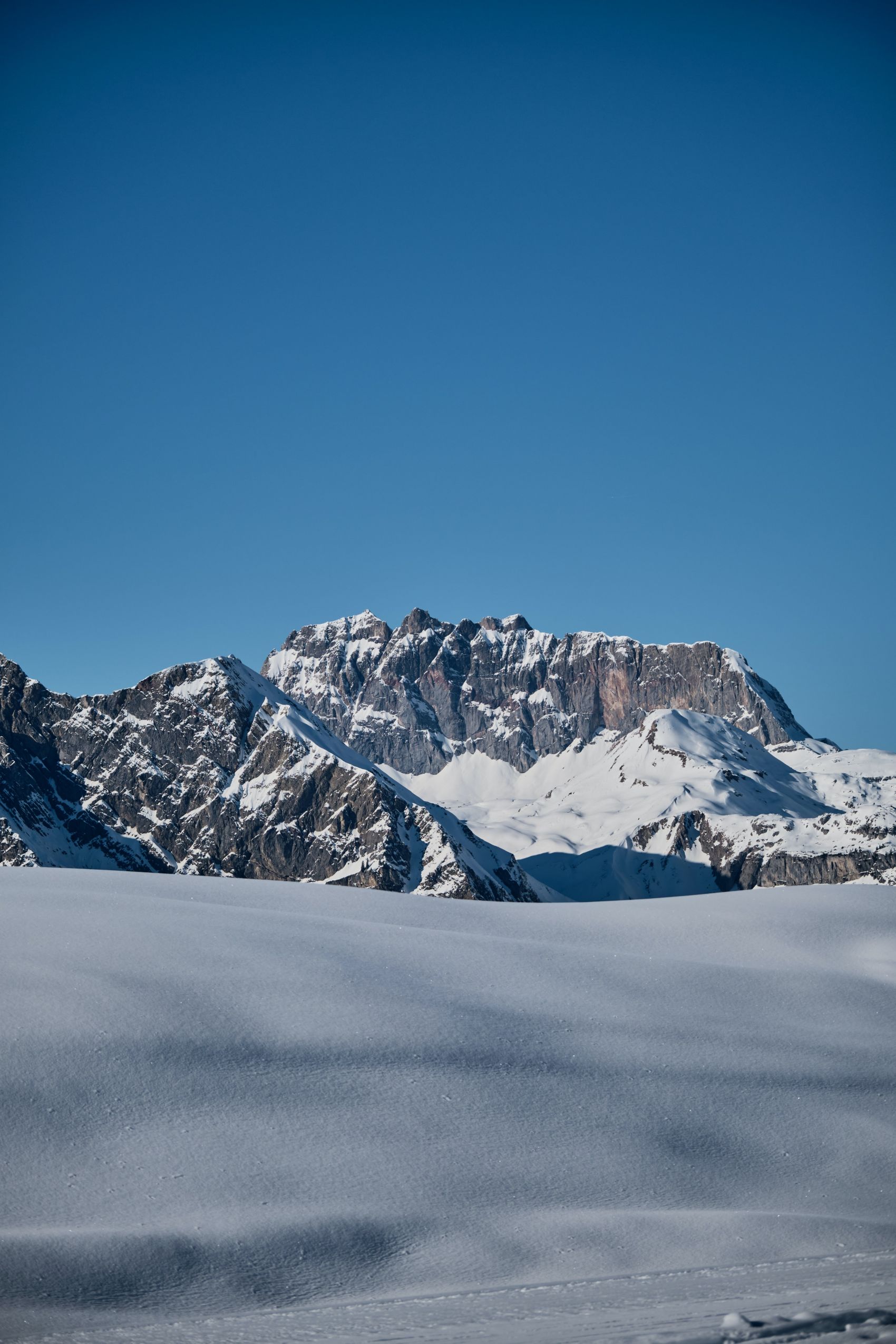 远方的雪山雪峰图片