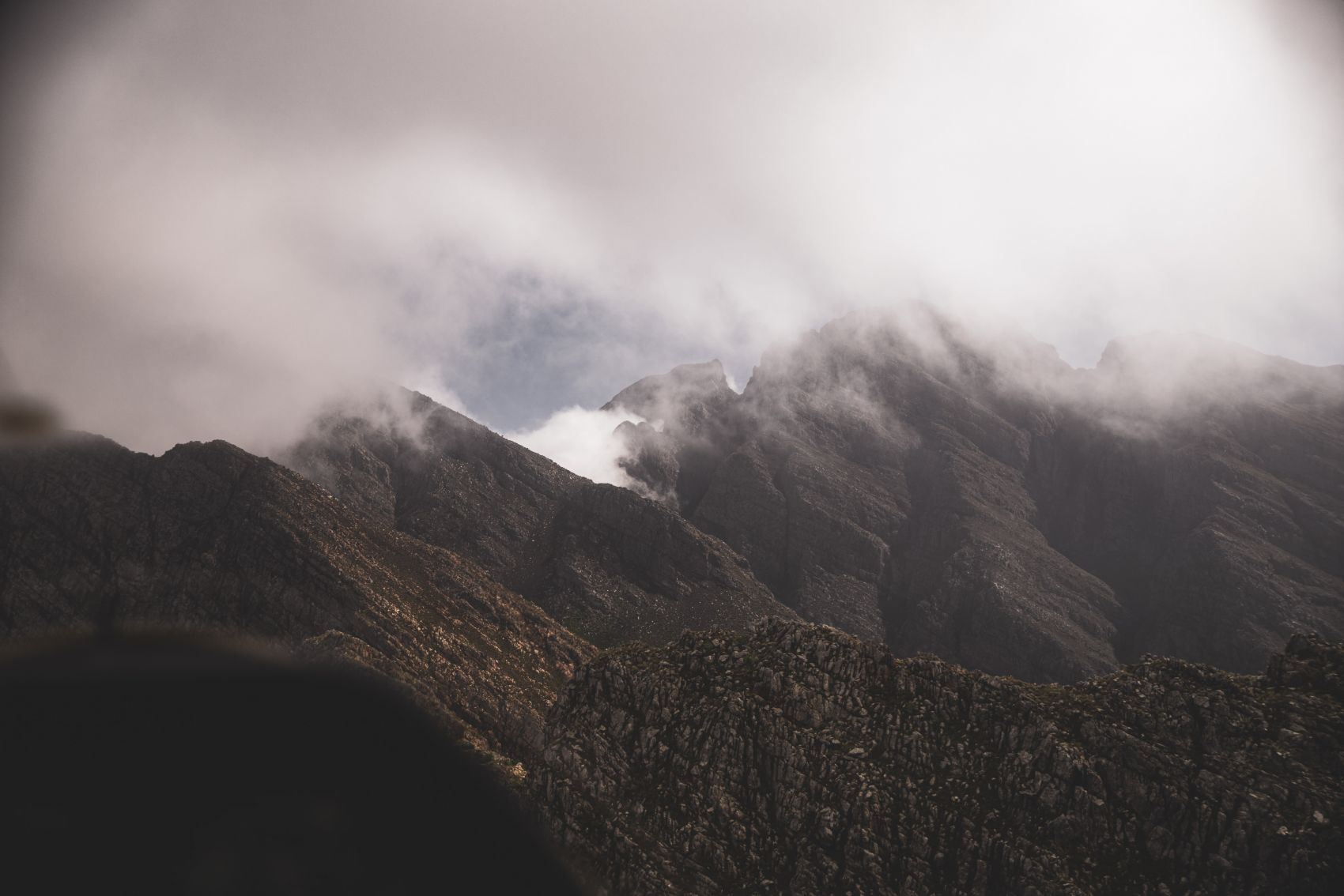 群山雾风景图图片