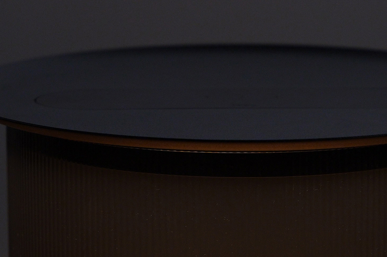 结合了无线充电托盘的智能时尚照明设计---酷图编号8