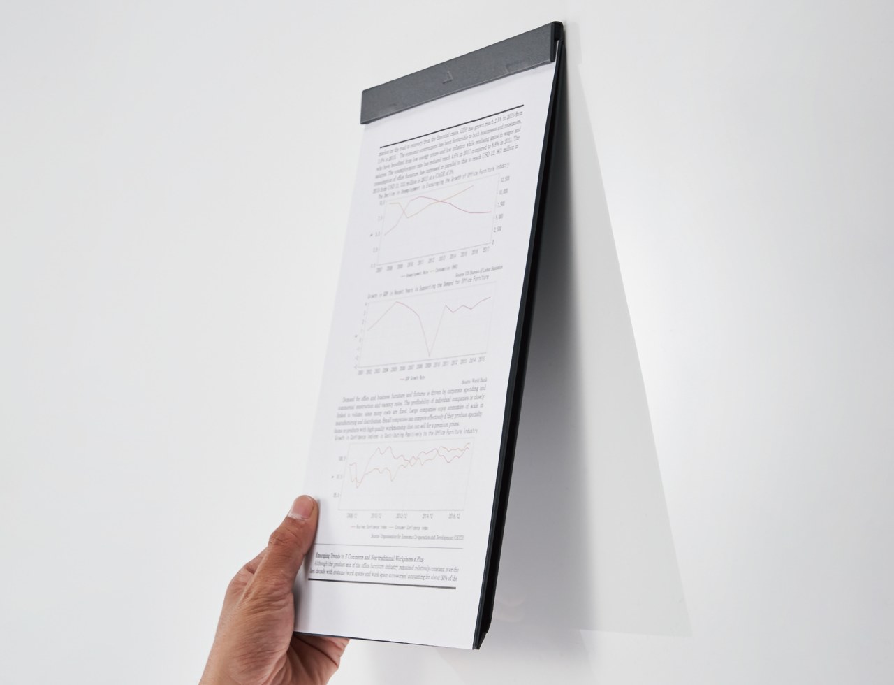 让你可以毫不费力地在任何地方使用你喜欢纸张的极简风格快装订剪贴板---酷图编号5