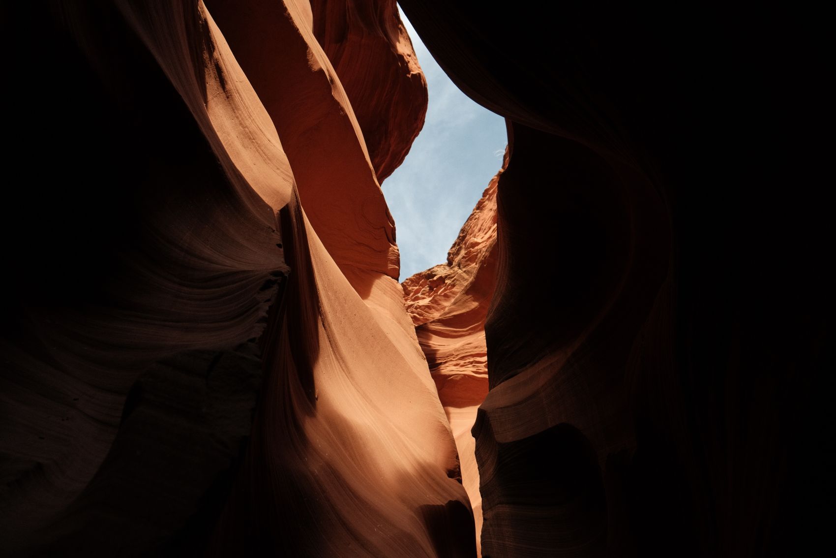 丹霞洞穴户外风景图片