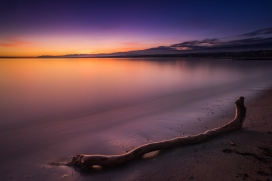 瑞士湖泊的鲜艳色彩