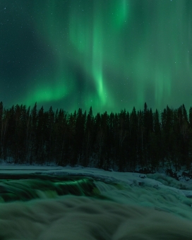 绿色北极光风景图