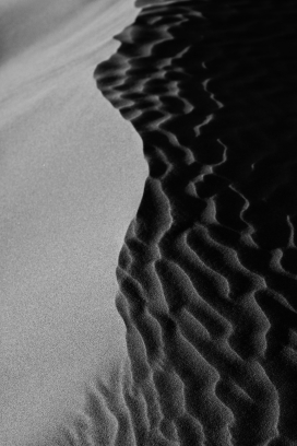沙浪黑白图片