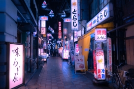 日式风街道夜景图