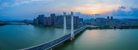 城市跨江大桥图