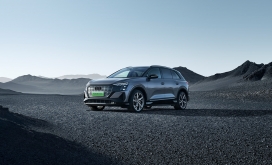 奥迪Q5电动汽车摄影图