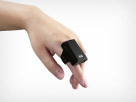 可以像戴戒指一样戴在手指上的条形码扫描仪