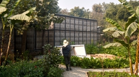 印度艺术家“编织新旧”竹屏住宅