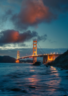 城市斜拉索大桥桥梁江景夜景图片-璀璨夜景让人流连忘返