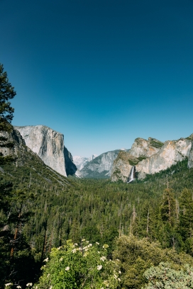 探秘大山里的蓝天：绝美风光等你来！