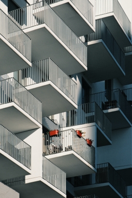 现代公寓楼阳台围栏建筑图
