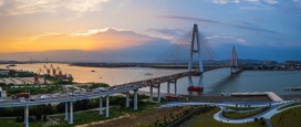 城市跨江大桥风景图