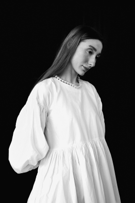 RED SHOES-红鞋女郎黑白人像