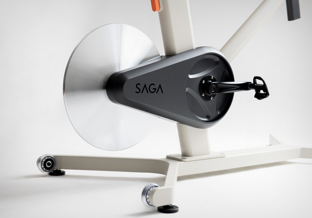 HoloBike一款带有4K全息沉浸式屏幕的健身自行车---酷图编号3