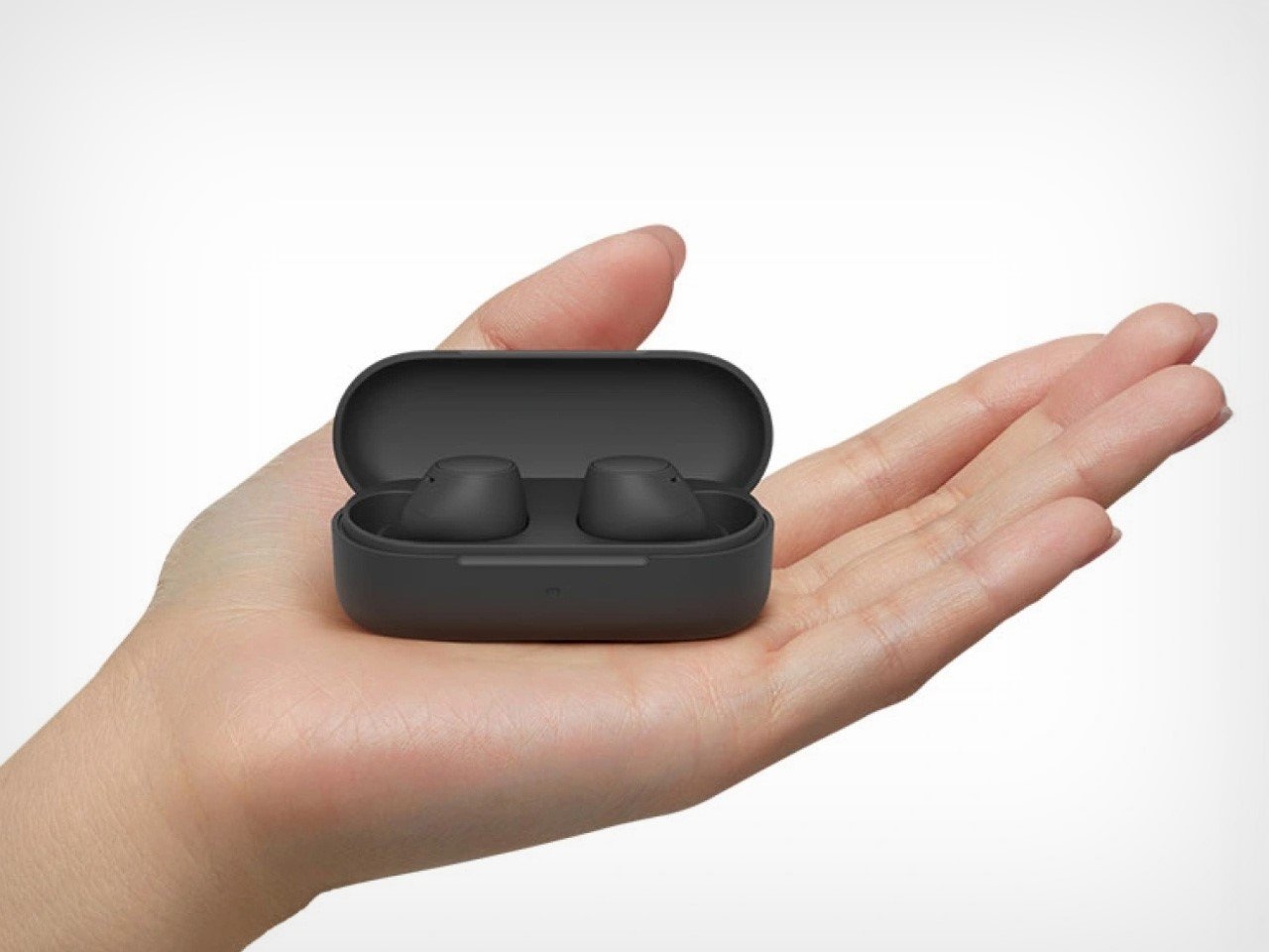 以环境模式、更长电池寿命和舒适设计给人留下深刻印象的索尼WF-C510耳机图片