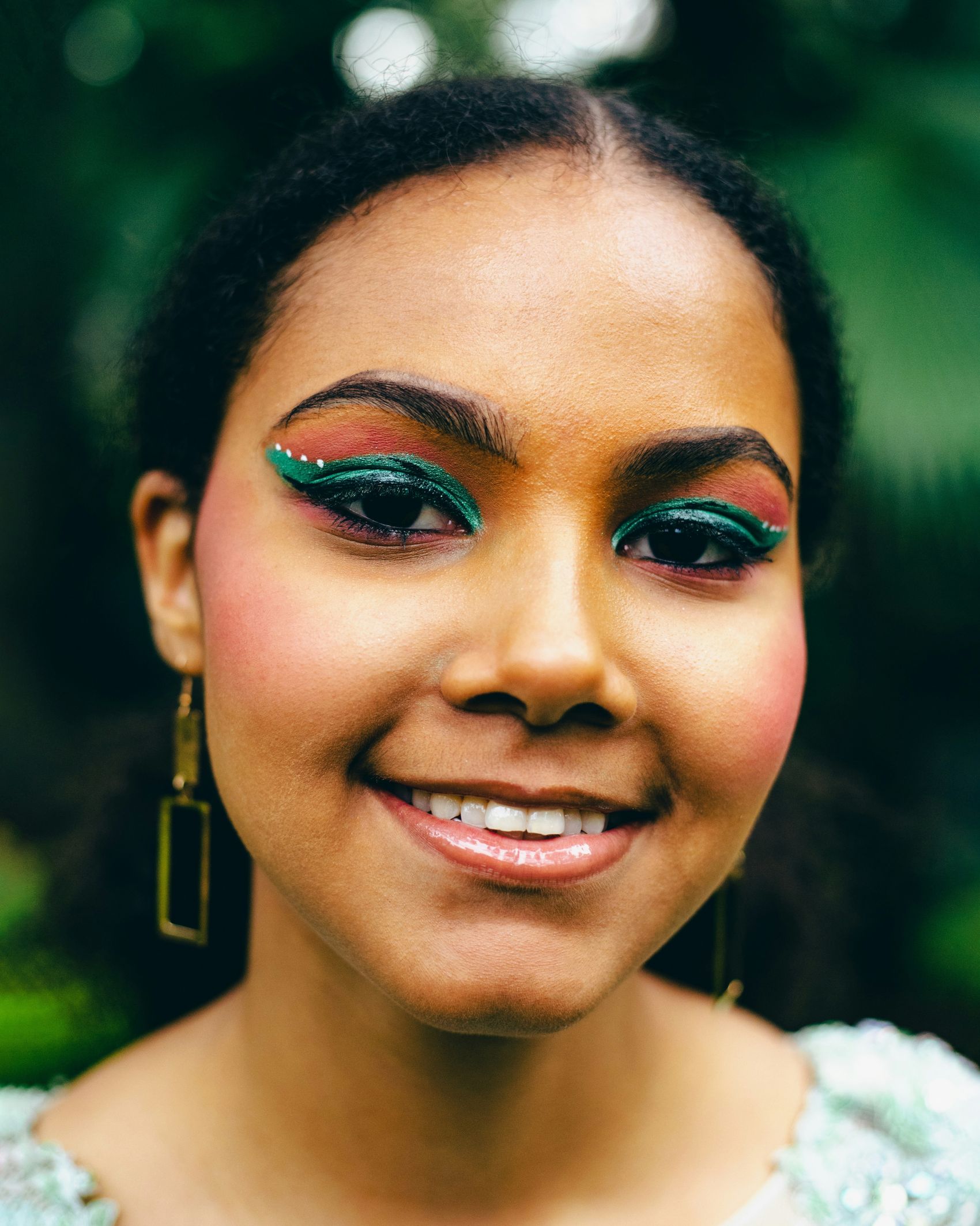 赞比亚眼影妇女写真图图片