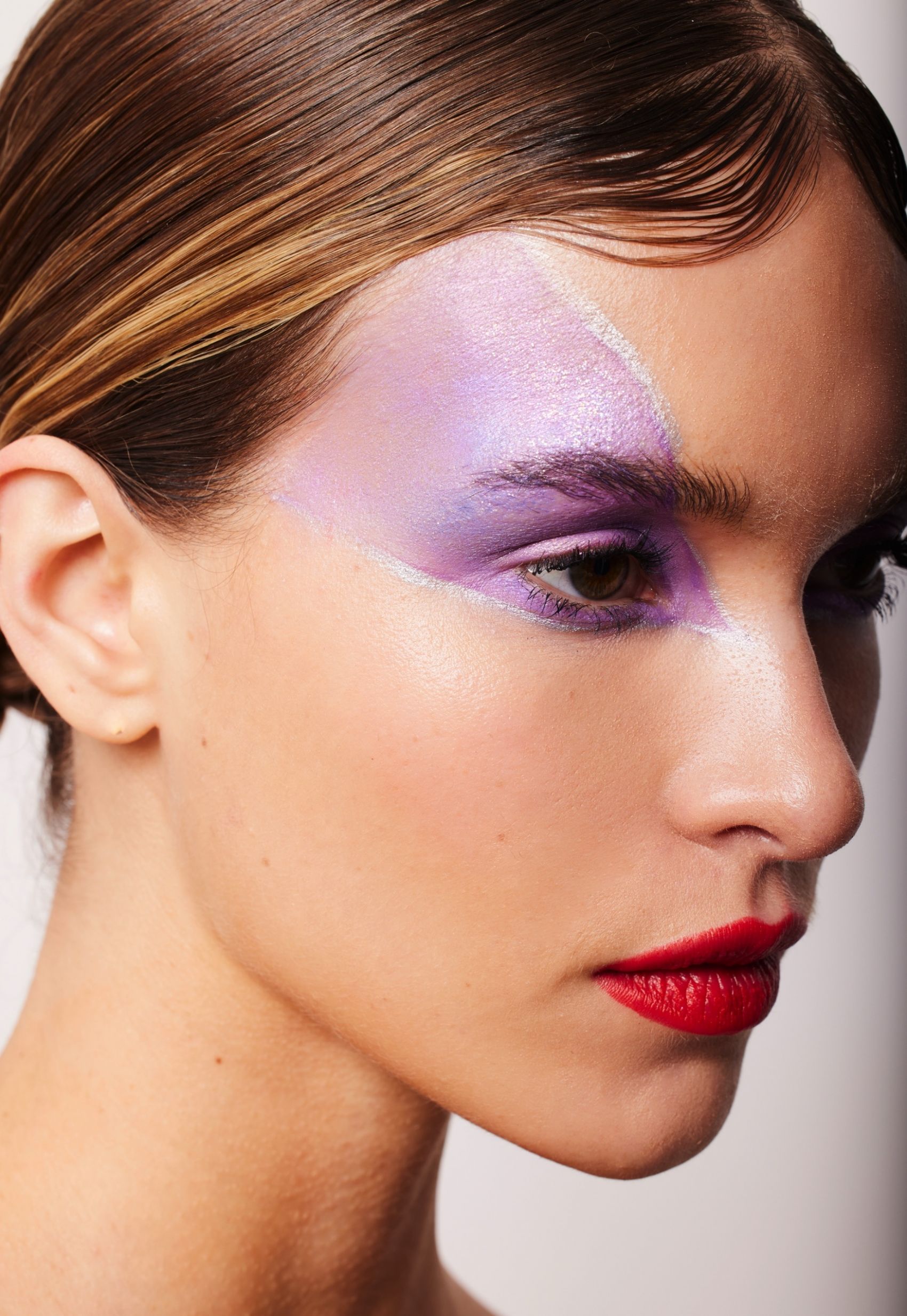 F e d e r i c a-眼影彩妆人像图片