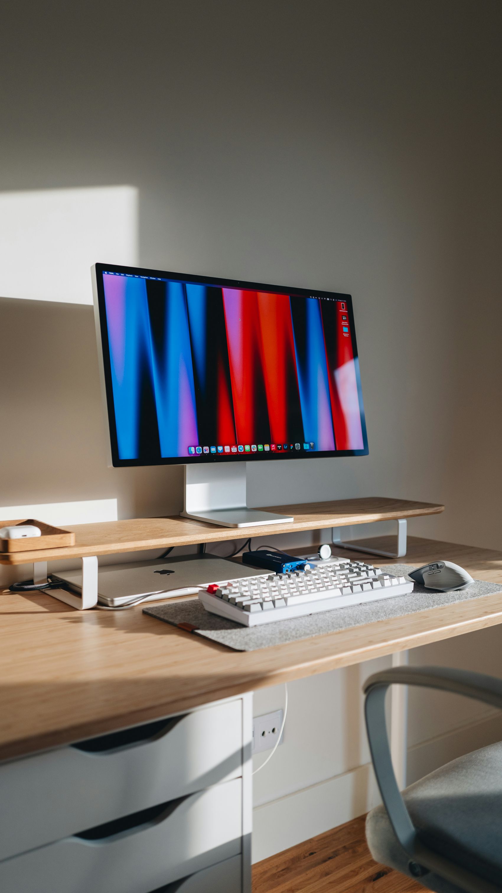 苹果iMac电脑工作台图片图片