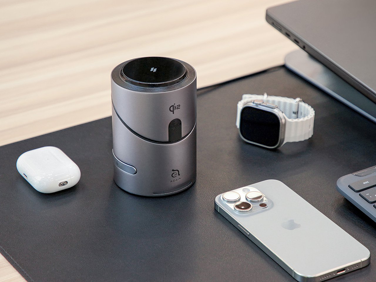 具有创造性转折的QI2三合一无线充电器---酷图编号4