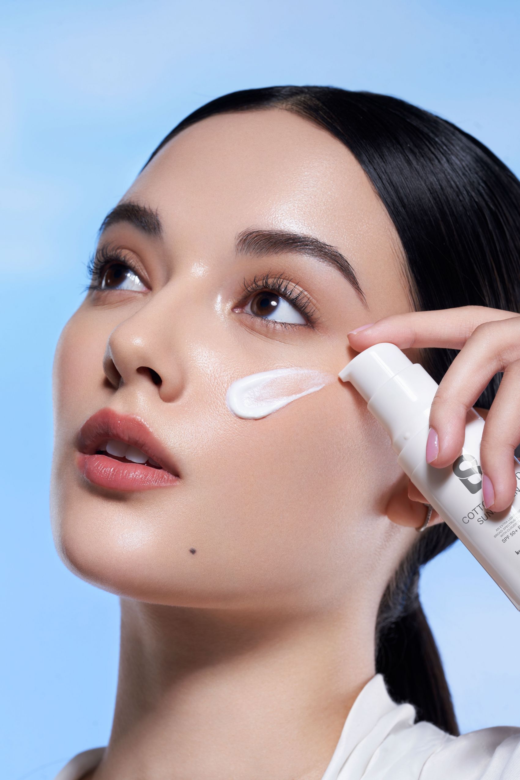 Cotton cloud sunscreen-棉云防晒霜人像广告图片