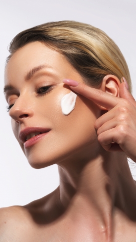 抗衰老护肤品人像