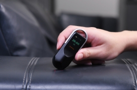 U盘大小的智能滚动标尺