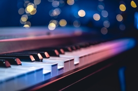 唯美钢琴键盘图片