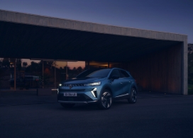 雷诺SYMBIOZ汽车商业摄影