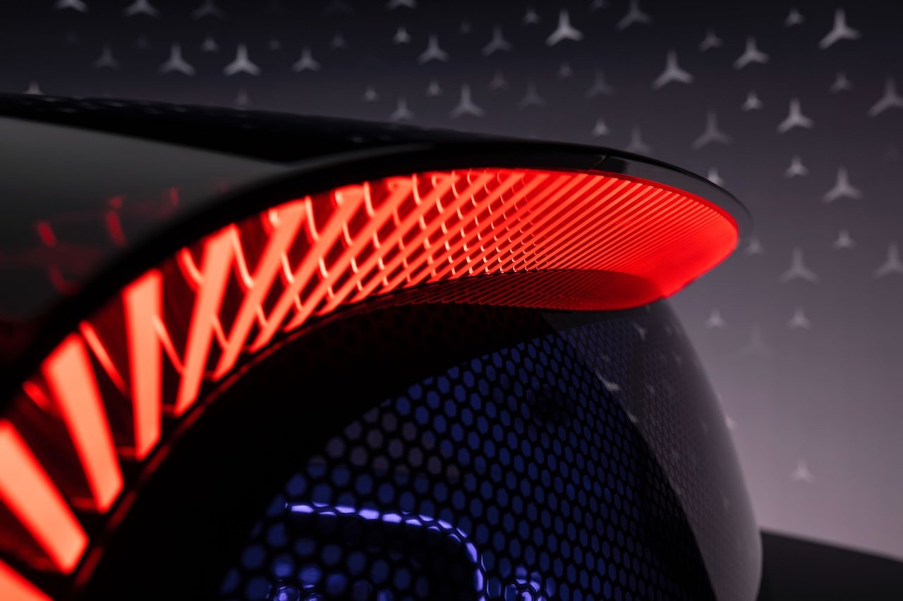 一辆配备65英寸影院屏幕的电动豪华轿车-梅赛德斯-奔驰VISION V汽车---酷图编号11