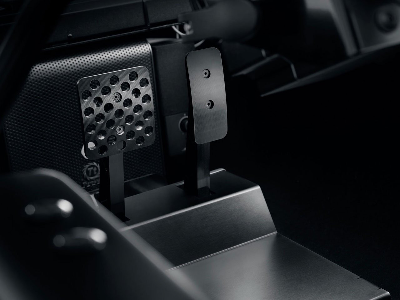 predictive为热情的赛车迷更新了其豪华的赛车模拟器---酷图编号8