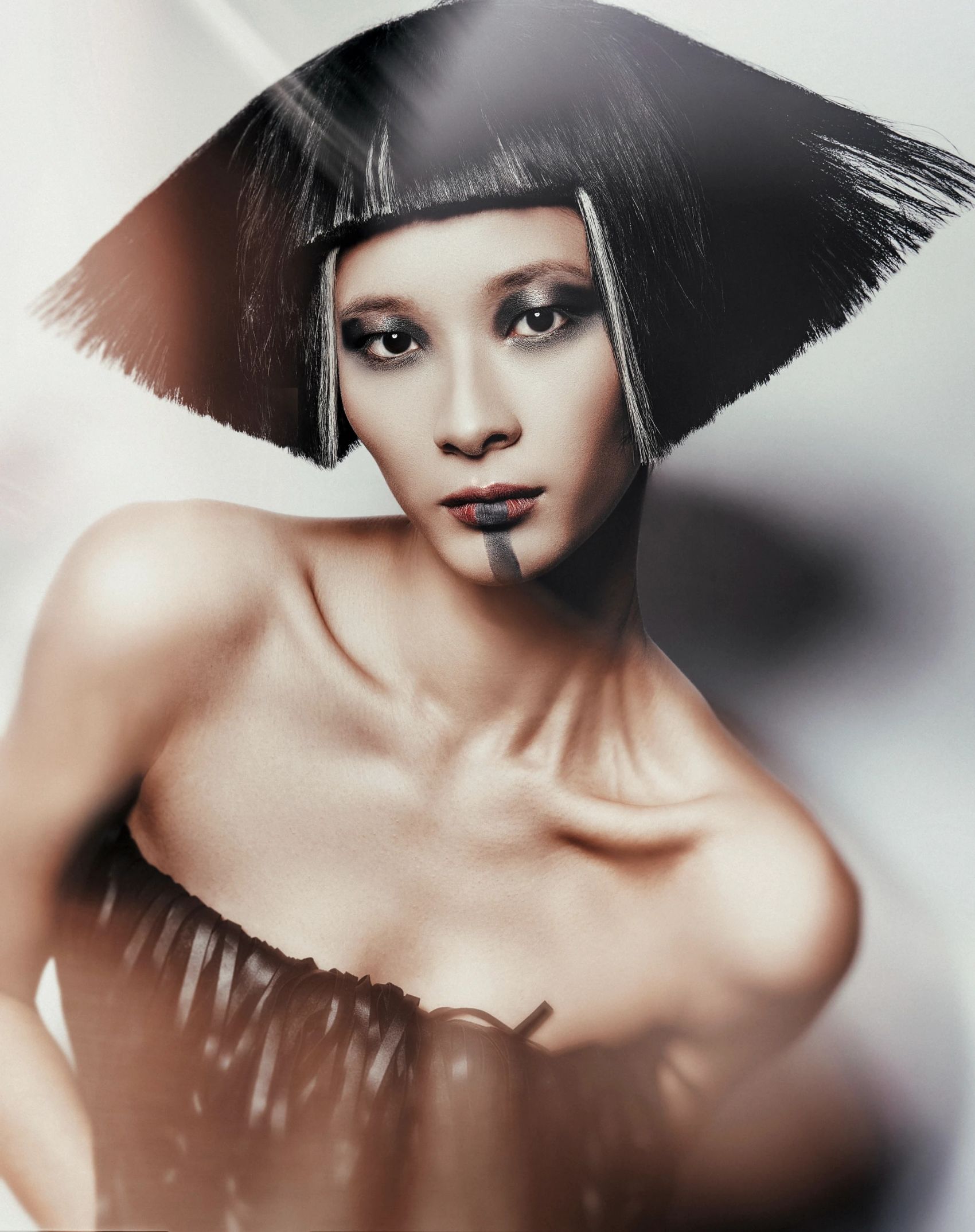 The Sculpted Muse-先锋发型时尚大片:多元造型与复古质感的美妆视觉系列图片