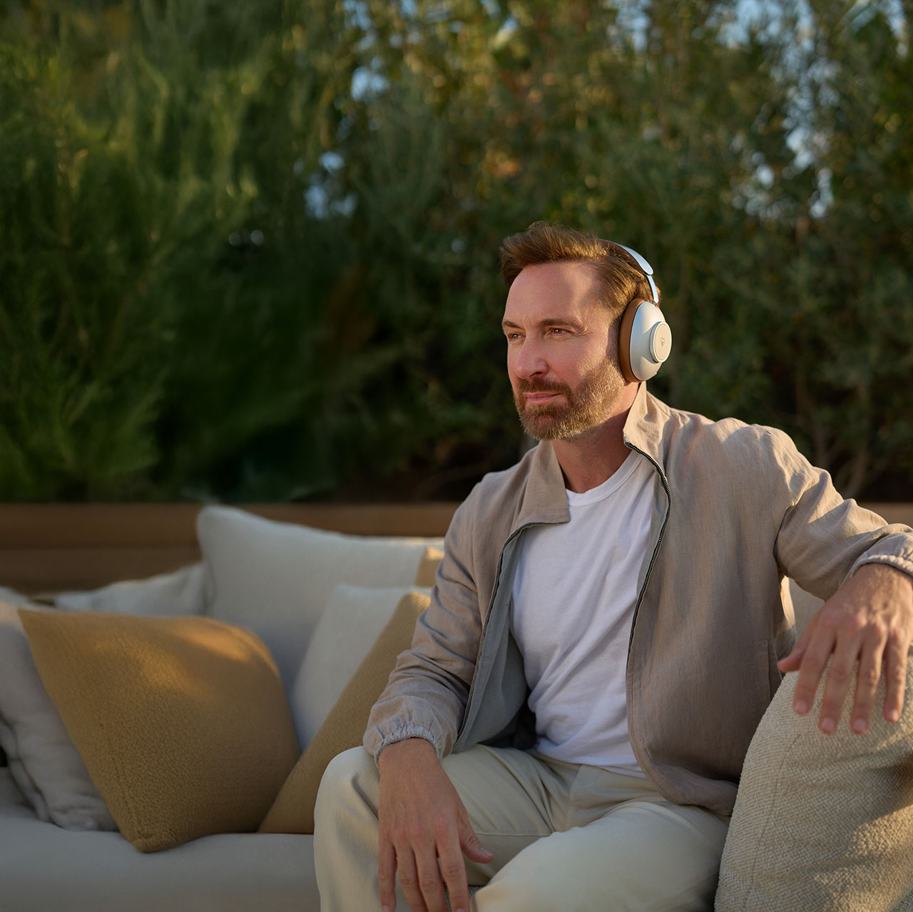 Leo-电子品牌Loewe首款入耳式耳机---酷图编号2