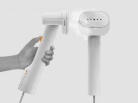 利用静电使熨烫衣服更容易的概念蒸汽熨斗