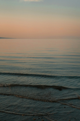 黄昏湖畔-静谧温柔的水色长卷